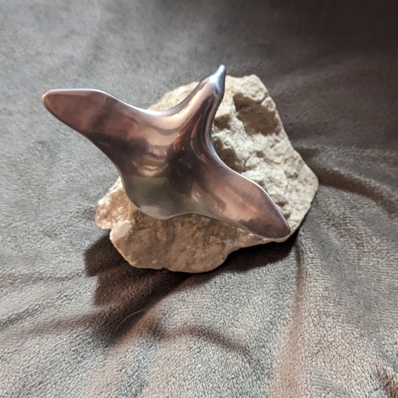 Hoselton Aluminum Seagull Sculpture on Stone Signed - Picture 7 of 8